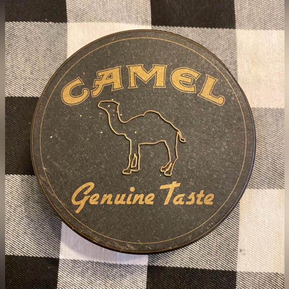 Vintage 30yr old Camel Tin. Black and gold. In great condition. Piece of history